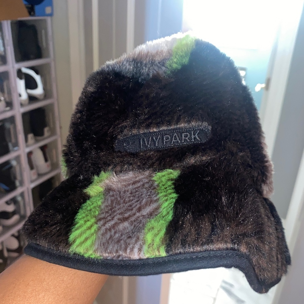 Reversible IVY PARK bucket hat